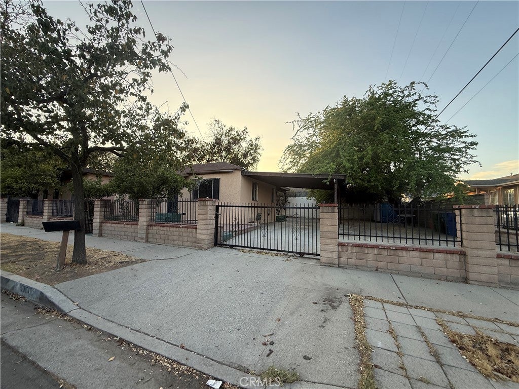 10004 San Fernando Road