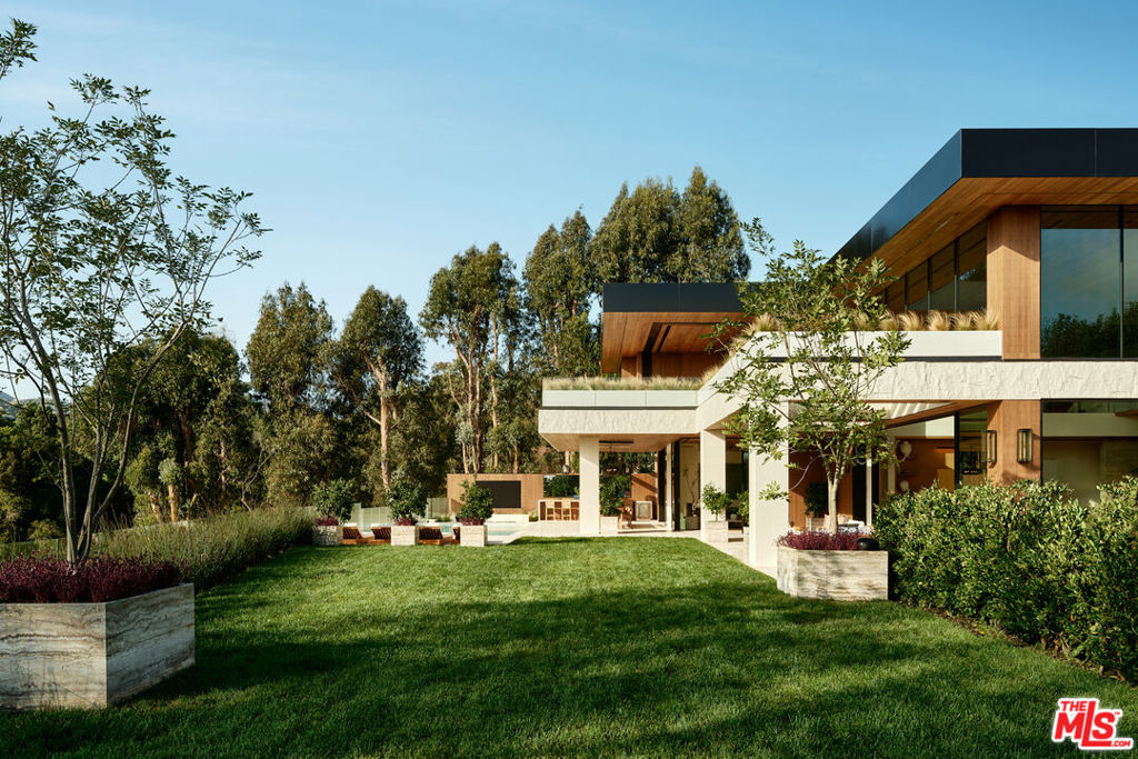 401 N Tigertail Road