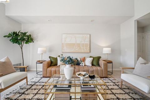 Photo of 10 Pomfret Walk Walk, Pleasant Hill, CA 94523 (MLS # 41128616)