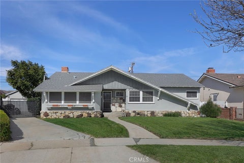 Photo of 16837 Itasca St, Northridge, CA 91343 (MLS # SR26223087)