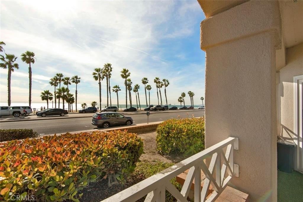 900 Pacific Coast