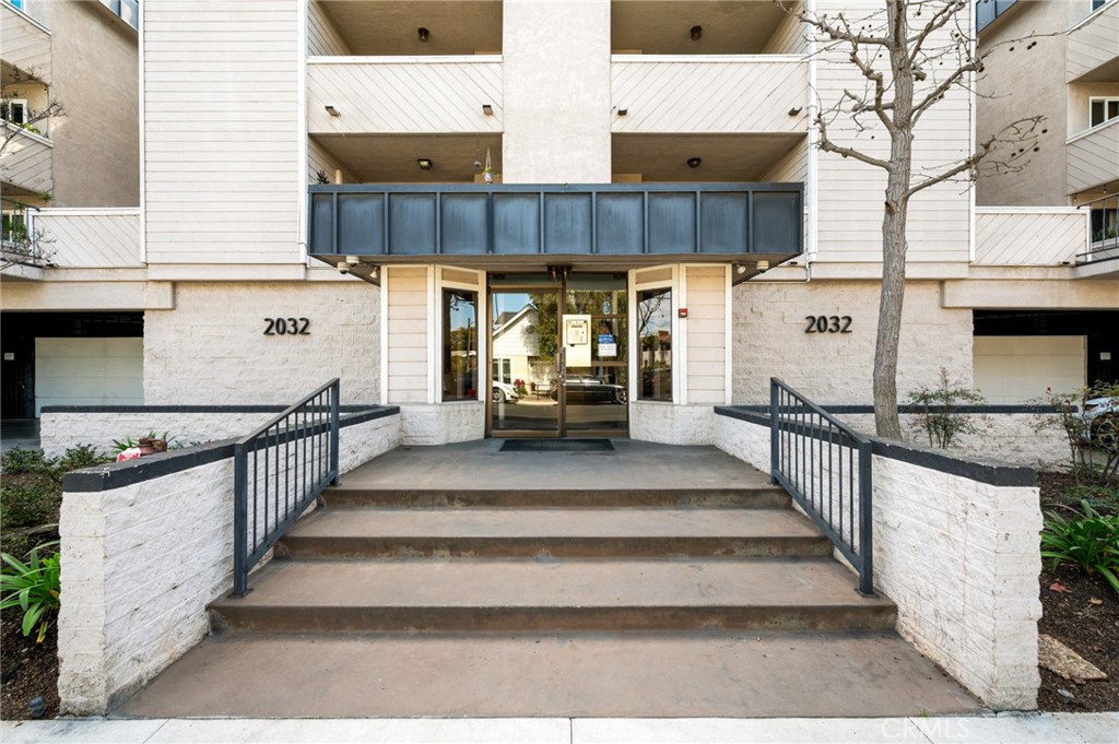 2032 E Bermuda Street 102