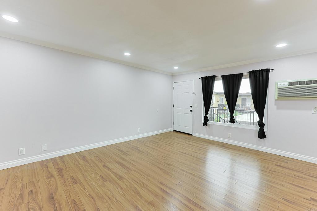 620 E Lexington Street E 16
