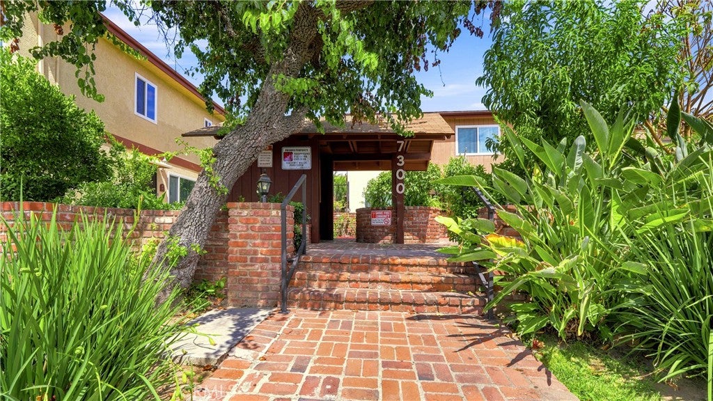 7300 Lennox AVE K16, Van Nuys CA 91405