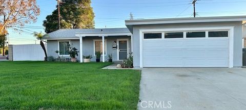 Photo of 9462 Litchfield Drive, Huntington Beach, CA 92646 (MLS # OC25239943)