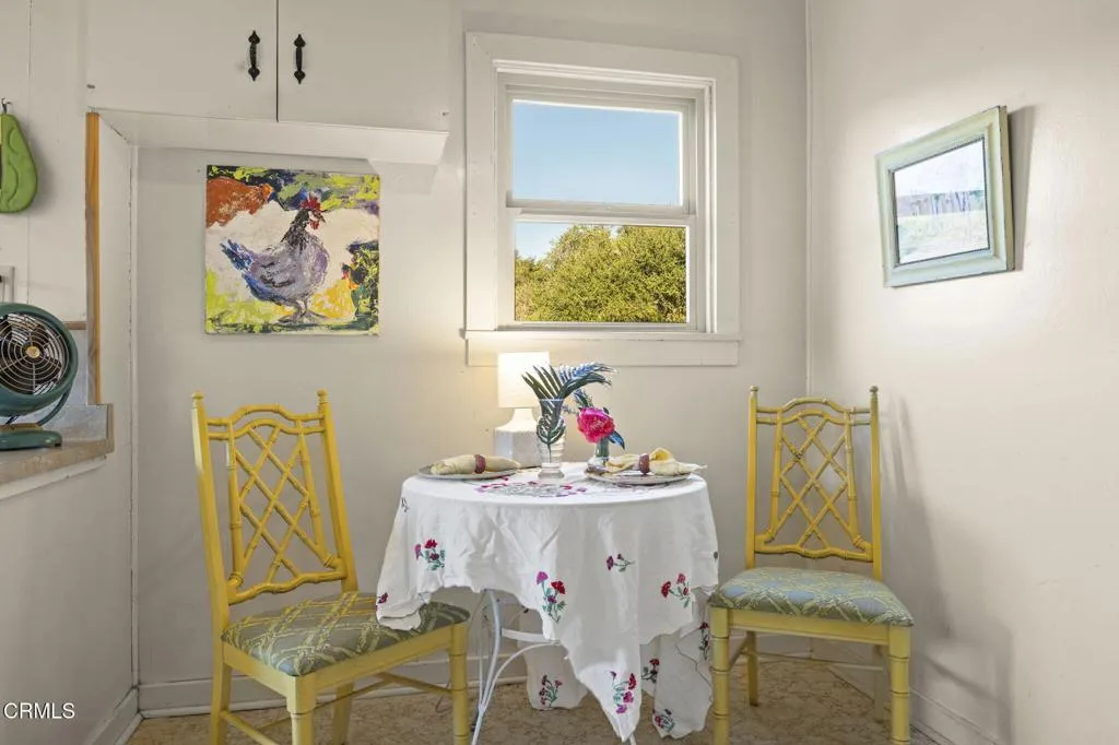 Ojai, California 93023, United States, 2 Bedrooms Bedrooms, ,1 BathroomBathrooms,Residential,Active,78571