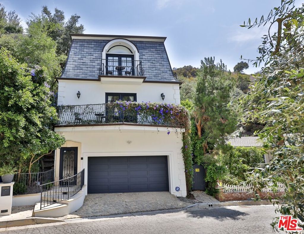 Photo of 9969 Westwanda Drive, Beverly Hills, CA 90210 (MLS # 26646563)