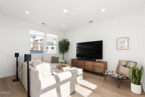 Tiny photo for 1578 E Thompson Boulevard, Ventura, CA 93001 (MLS # V1-34666)