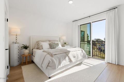 Tiny photo for 1578 E Thompson Boulevard, Ventura, CA 93001 (MLS # V1-34666)