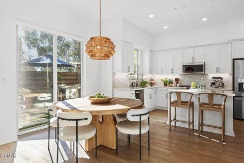 Tiny photo for 1578 E Thompson Boulevard, Ventura, CA 93001 (MLS # V1-34666)