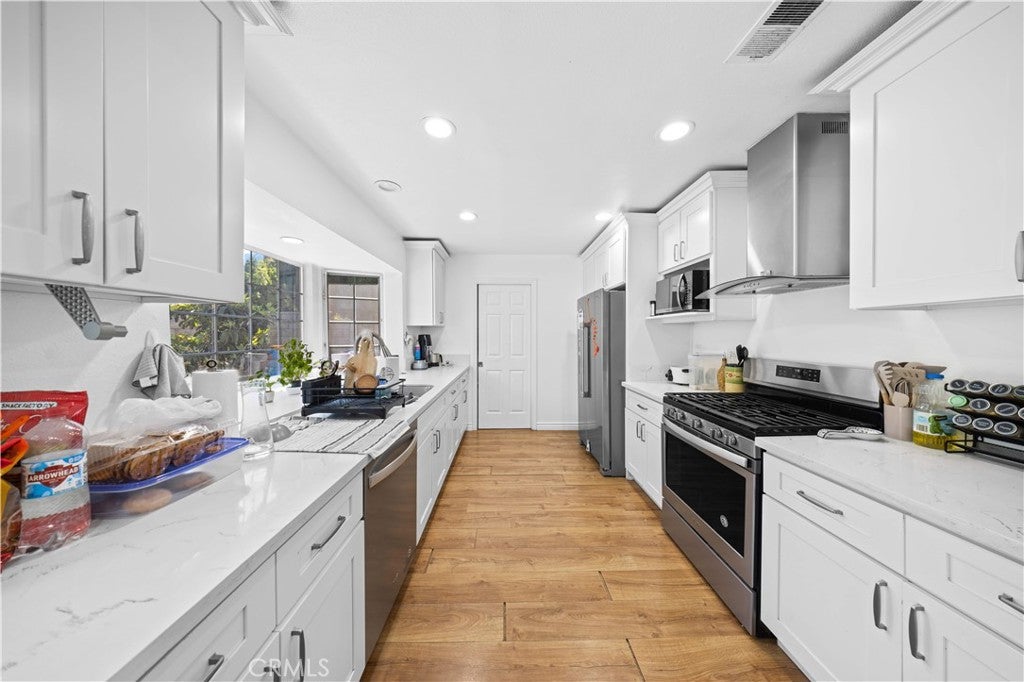 17612 Webster, Irvine CA 92614 - Photo 8