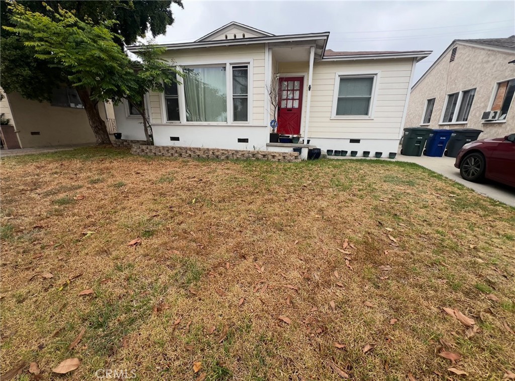 Don’t miss out on this fantastic opportunity to own a Lakewood Mutual home, coming on the market for the first time in over 20 years. This 3 bedroom 1 bath home is ready for renovation.