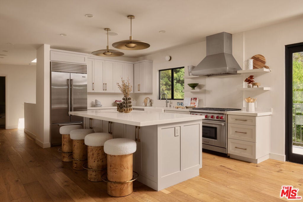 Photo of 7506 Woodrow Wilson Drive, Los Angeles, CA 90046 (MLS # 26876799)