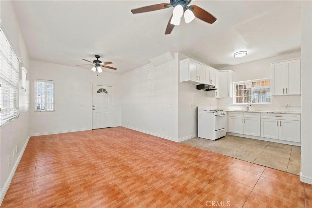 10601 S Main