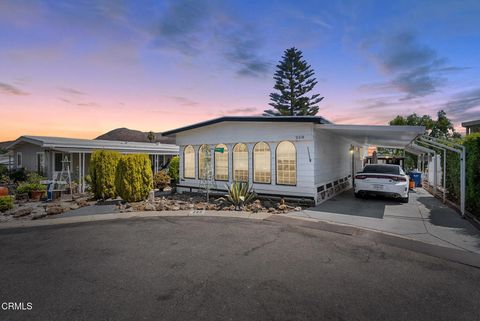 Photo of 258 El Gallardo #258, Newbury Park, CA 91320 (MLS # V1-34225)