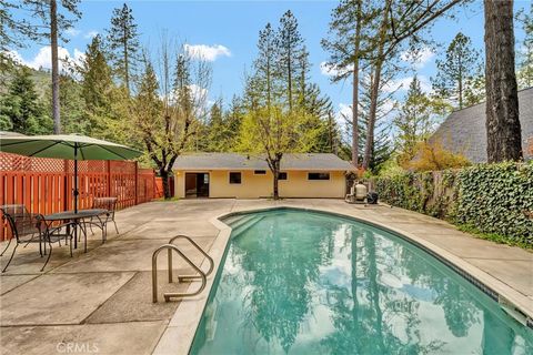 Photo of 10005 Meadow Drive, Cobb, CA 95426 (MLS # LC25240943) Photo of 10005 Meadow Drive, Cobb, CA 95426 (MLS # LC25240943)