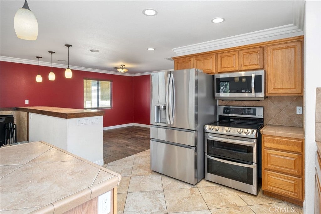 2639 Chaparral