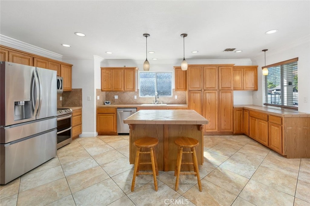 2639 Chaparral