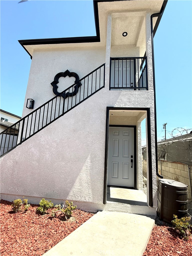 NEW CONSTRUCTION!!!! Be the first to own this BEAUTIFUL New Modern Duplex !!! Filled with all modern finishes All Electric PAID OFF Solar Panels, Fire Sprinklers, Recessed lighting thought Shaker Custom cabinets with Onyx counter top owners unit comes with New Stove, automatic sprinklers too many highlights to list! Great location boarderline South Gate, 20 minutes from LAX,SOFI,DOWNTOWN,BEACHES HURRY THIS ONE WONT LAST!!