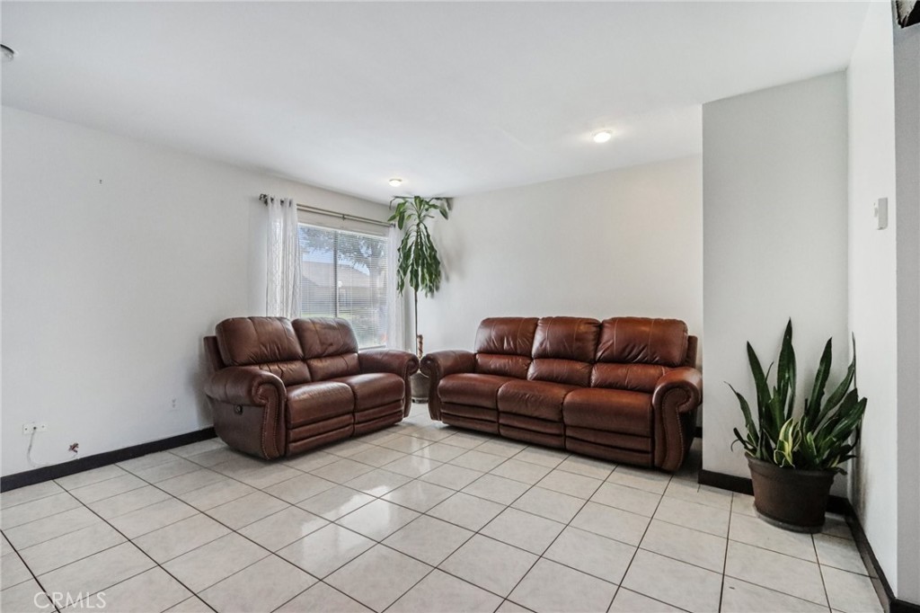561 W Alton Avenue 39