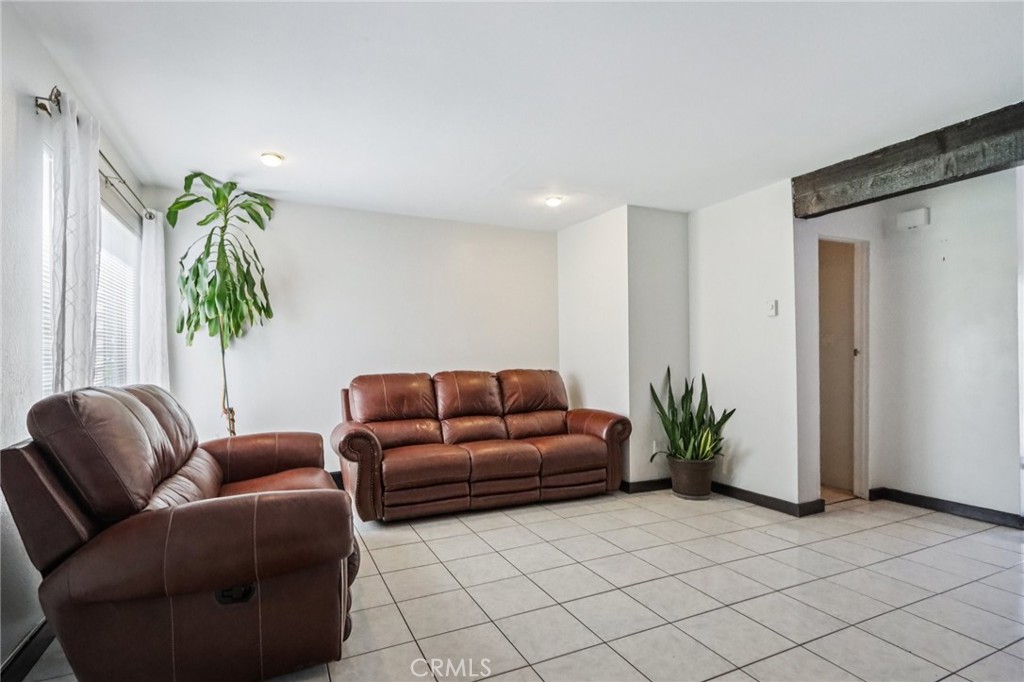 561 W Alton Avenue 39