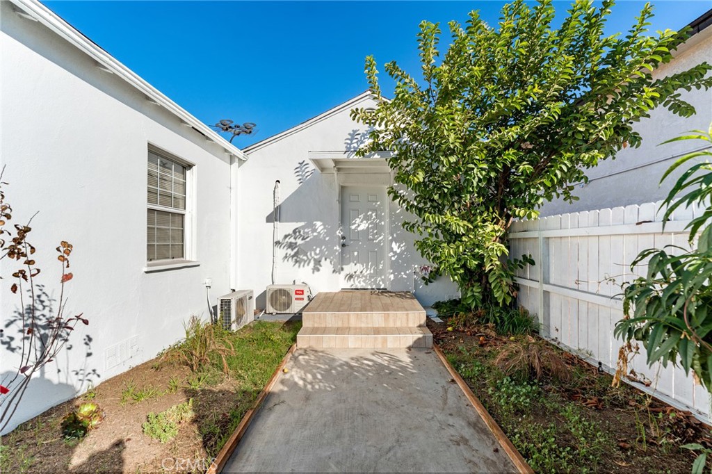 14143 Victory Boulevard