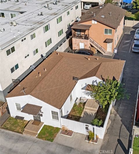 Photo of 14143 Victory Boulevard, Van Nuys, CA 91401 (MLS # BB25239822)