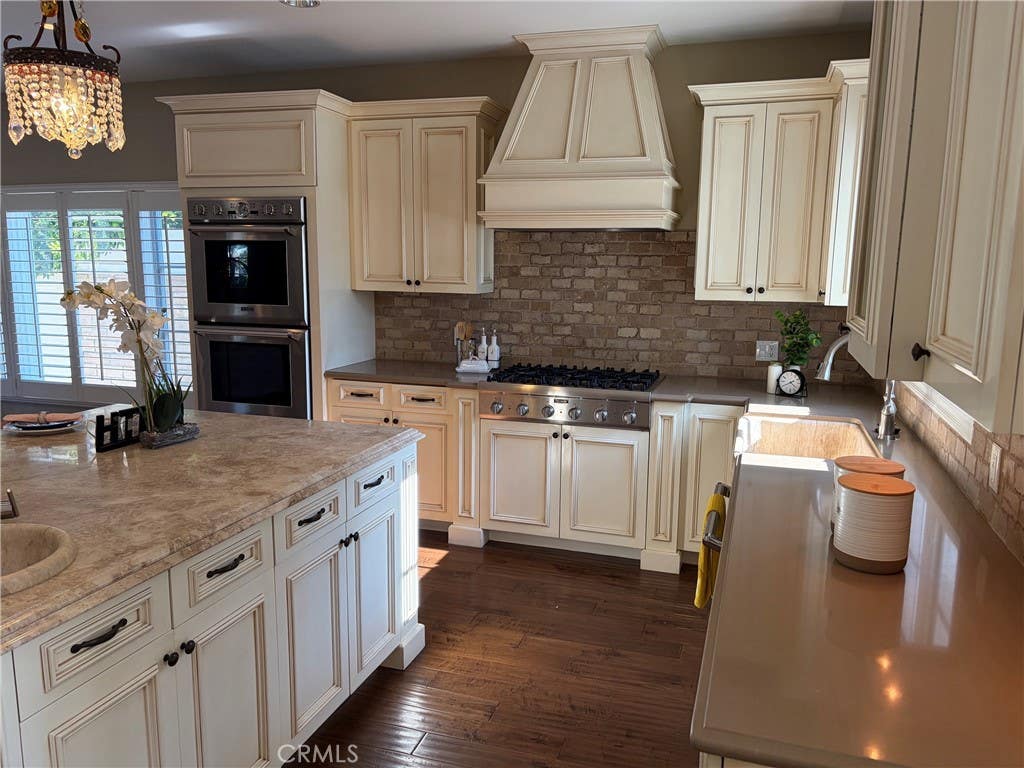 Photo of 5704 Columbus AVE, Sherman Oaks, CA 91411 (MLS # SR26104776)