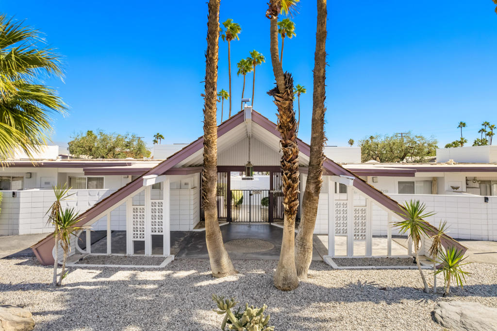 1943 E Tachevah Drive