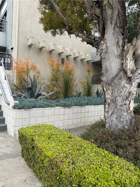 Photo of 1415 26th ST #5, Santa Monica, CA 90404 (MLS # SR26097993)