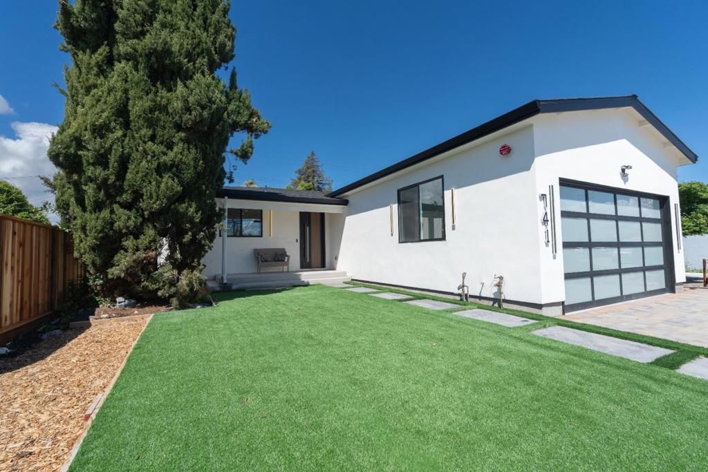 Photo of 741 Borregas Avenue, Sunnyvale, CA 94085 (MLS # ML82043357)