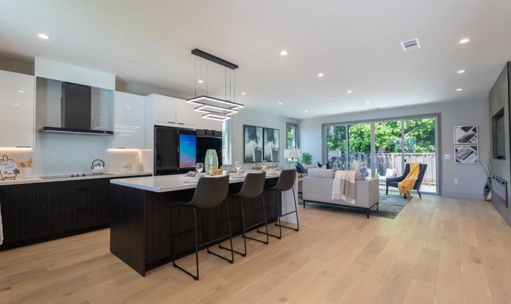 Photo of 741 Borregas Avenue, Sunnyvale, CA 94085 (MLS # ML82043357)