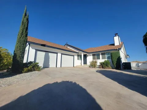 27452 Silver Lakes Pkwy, Helendale, CA 92342 - #: 250031661SD