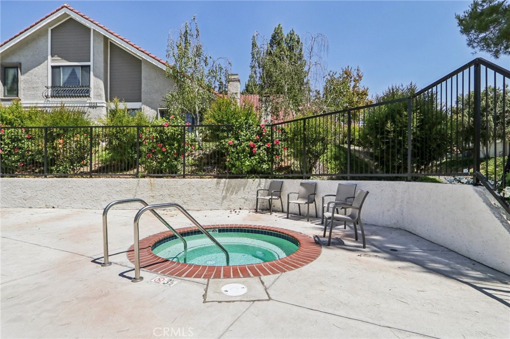 Oak Park (867) - Residential