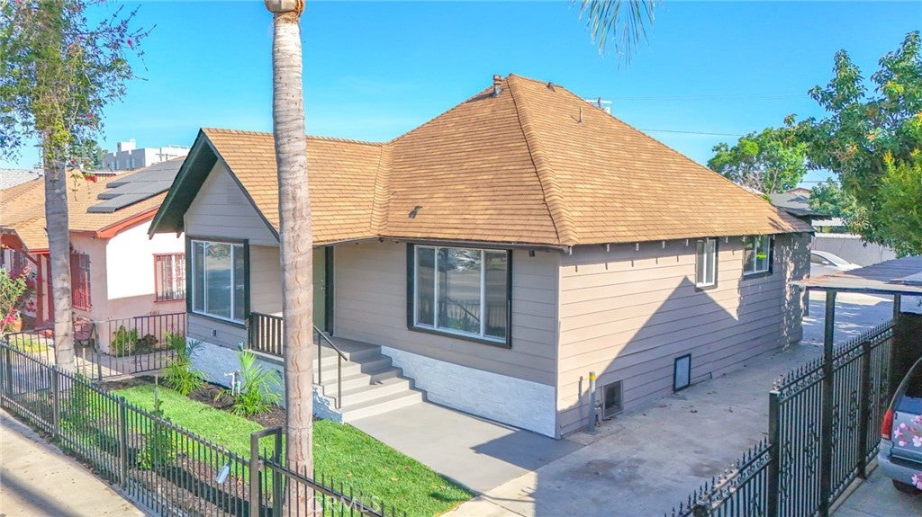 205 W Gage AVE, Los Angeles CA 90003