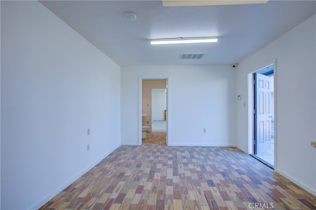 9215 E Highway 140