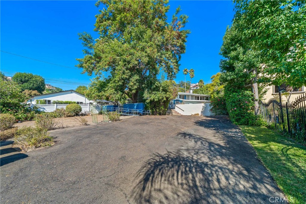 12852 Fairhaven