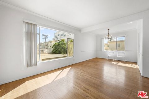 Tiny photo for 1043 S Holt Avenue, Los Angeles, CA 90035 (MLS # 25607081)