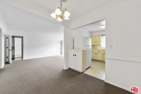 Tiny photo for 1043 S Holt Avenue, Los Angeles, CA 90035 (MLS # 25607081)