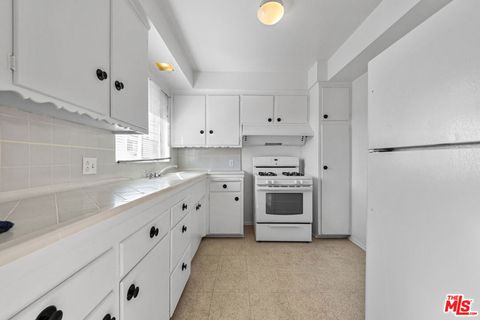 Tiny photo for 1043 S Holt Avenue, Los Angeles, CA 90035 (MLS # 25607081)