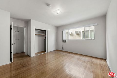 Tiny photo for 1043 S Holt Avenue, Los Angeles, CA 90035 (MLS # 25607081)