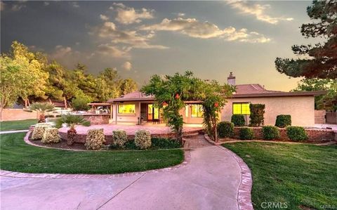 Photo of 2745 W Avenue N12, Palmdale, CA 93551 (MLS # GD26010844)