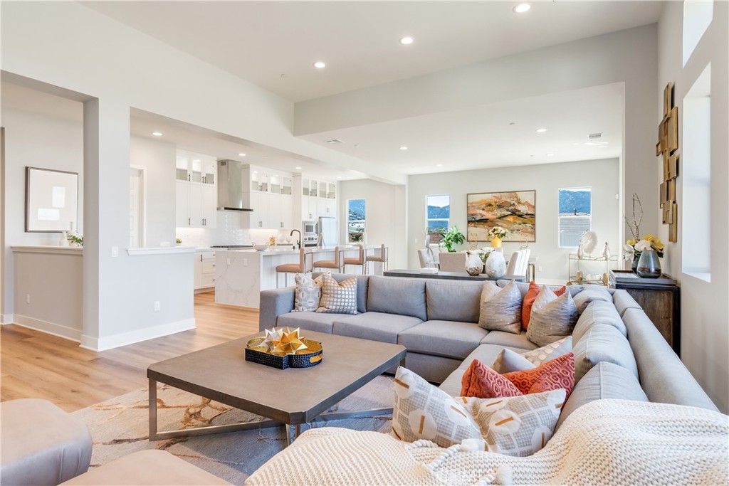 6533 Canyon Oaks Drive