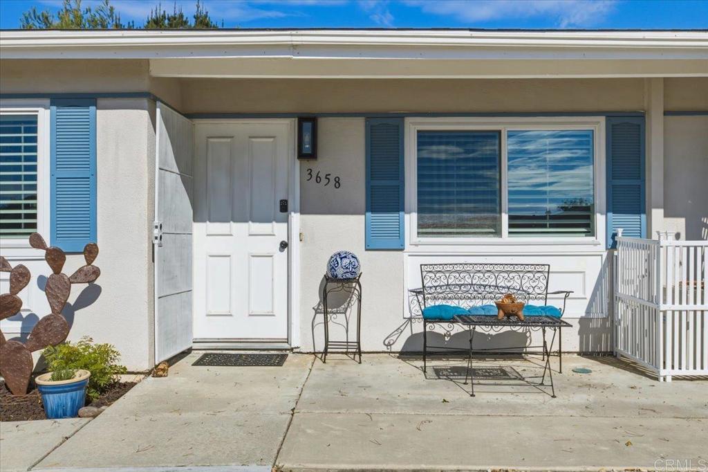 3658 Aqua Ln