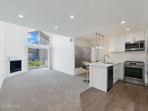 Photo of 5535 Canoga Avenue #320, Woodland Hills, CA 91367 (MLS # 226002289)