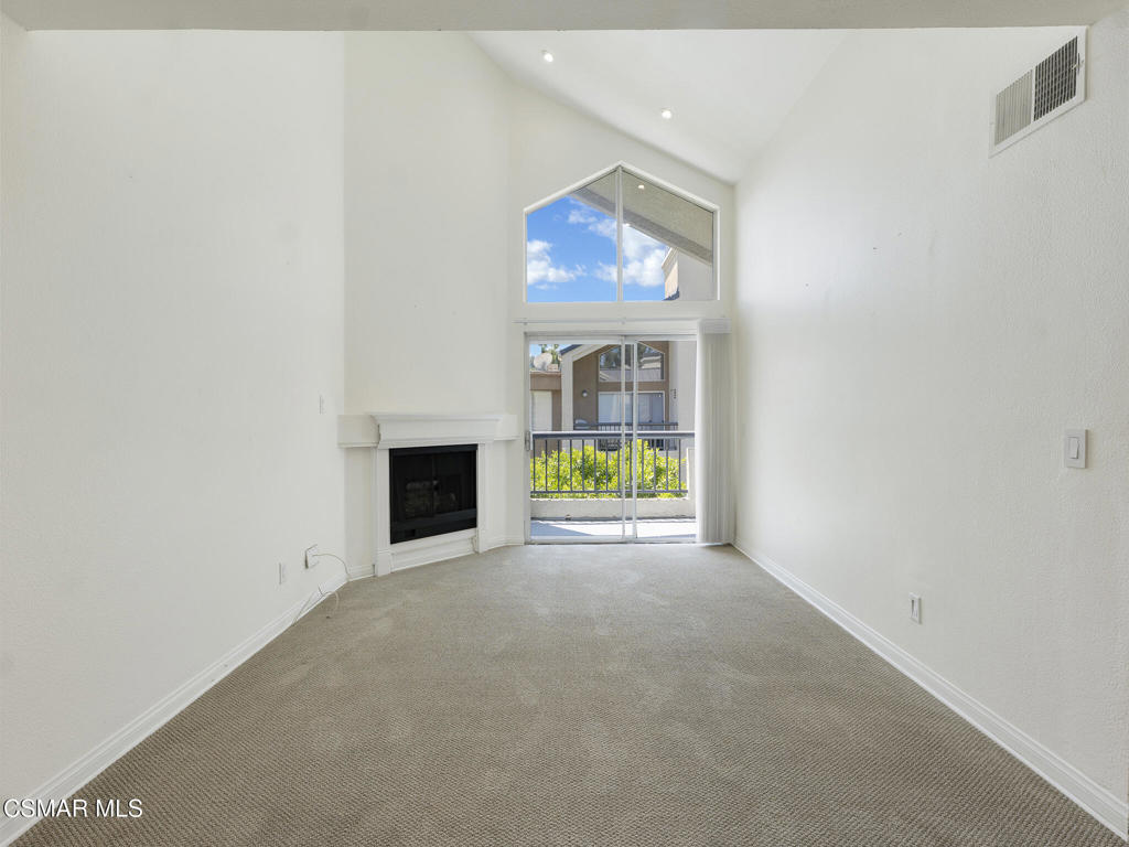 5535 Canoga Avenue 320