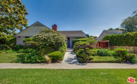 Photo of 3363 Colbert Avenue, Los Angeles, CA 90066 (MLS # 26714273)