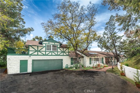 Photo of 11446 Amanda Drive, Studio City, CA 91604 (MLS # SR26149482)