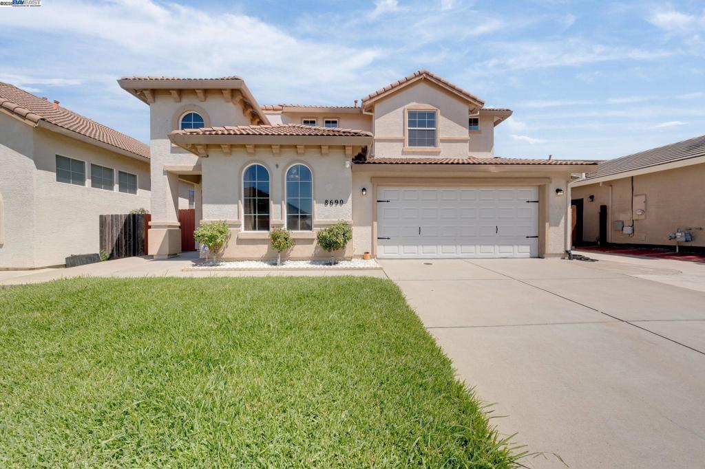 Beautiful two story, 4 bedroom, 3 bathroom home, and 3 car garage, immaculate condition in a nice and quiet neighborhood. One bedroom and bathroom downstairs. Window shutters, Granite kitchen countertops, living room and family room, fireplace, gezebo in backyard.