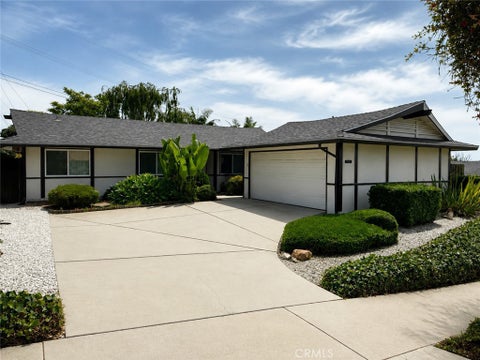 Photo of 7016 Lofty Grove DR, Rancho Palos Verdes, CA 90275 (MLS # SB26170189)